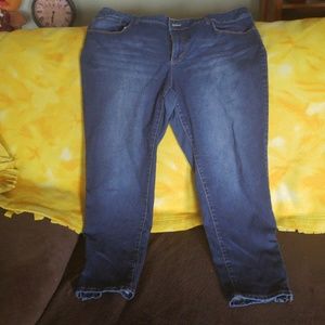 Faded Glory Denim Capri w/ankle zippers
